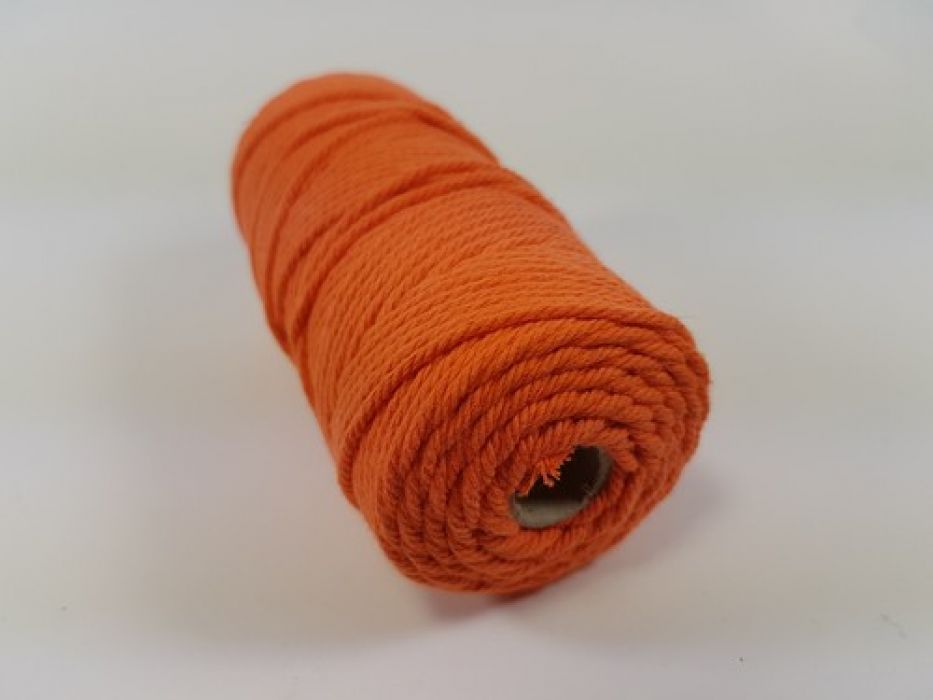 Katoen Macramé touw spoel nr 32 circa 2 mm 100grs - oranje +/- 43mtr