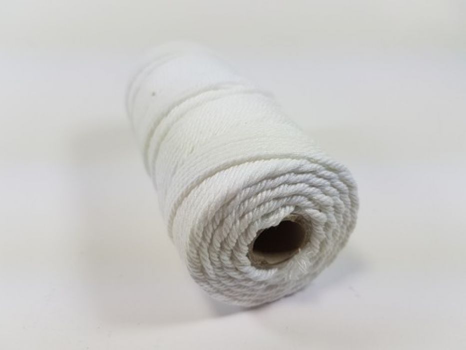 Katoen Macramé touw spoel nr 32 circa 2 mm 100grs - wit +/- 43mtr